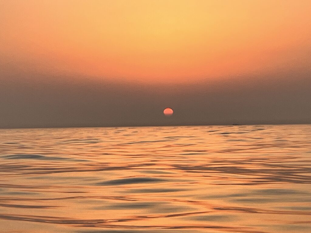 鹿島沖から昇る朝日